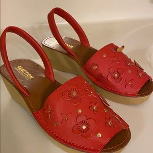 Adorable summer sandals never worn
